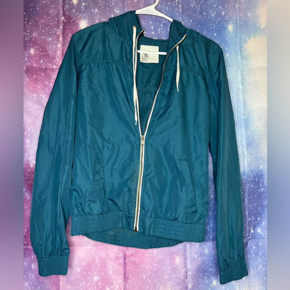 Woman’s zine zip up jacket 🛍